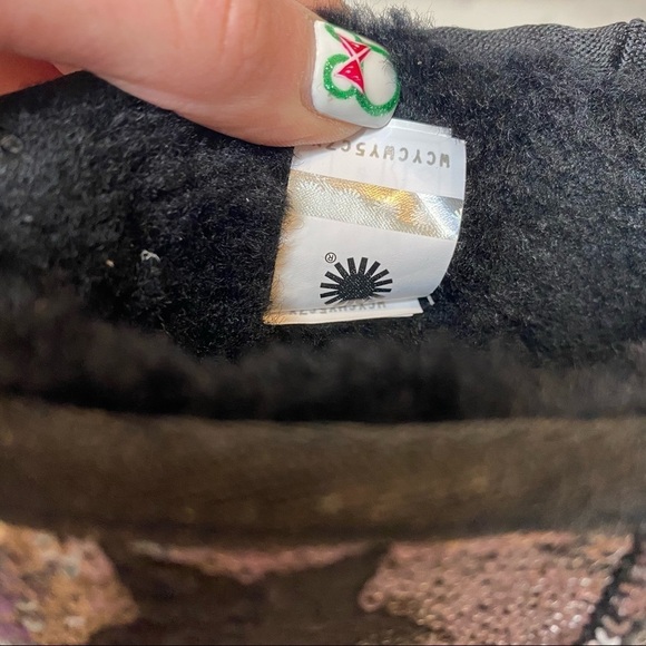 New! UGG Sequin Star Classic Mini Black Boot 7 - Picture 12 of 14